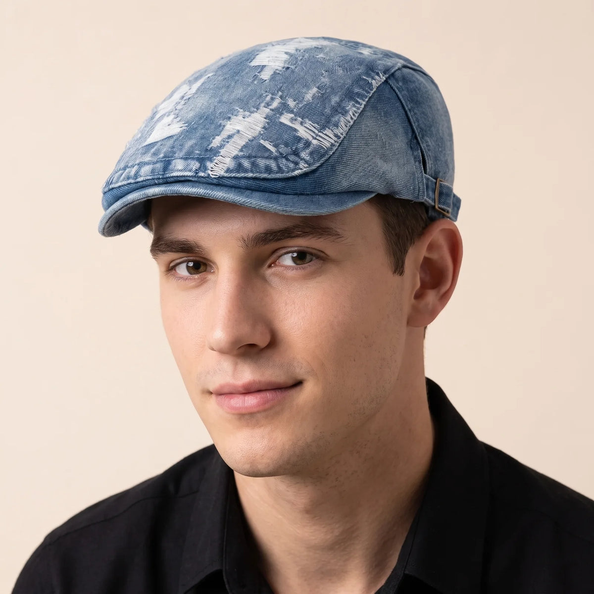 Béret Vintage Denim Déchiré, porté