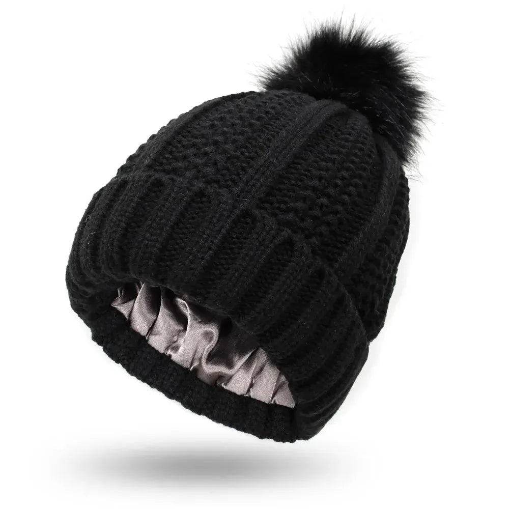 Bonnet Brodée à Pompon — coloris noir