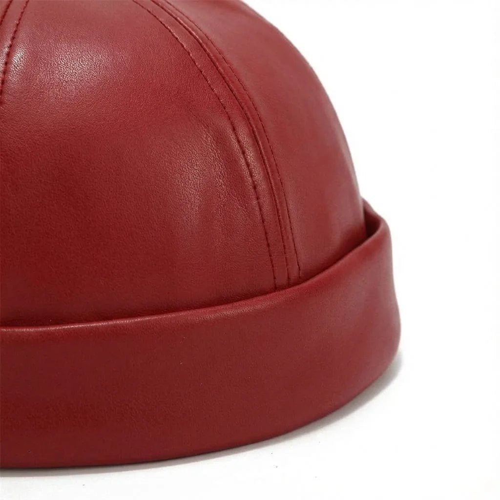 Casquette Sans Visière Cuir, vue de trois-quarts