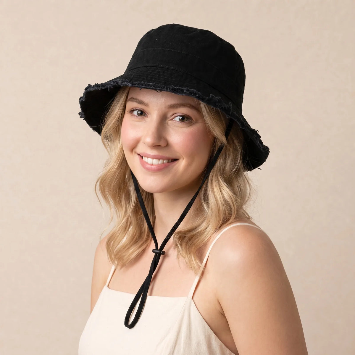 Chapeau Bob Cordon de Serrage, porté