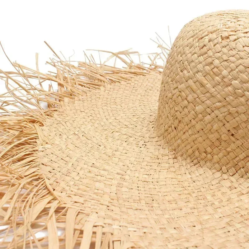 Chapeau de paille Raphia, vue de trois-quarts