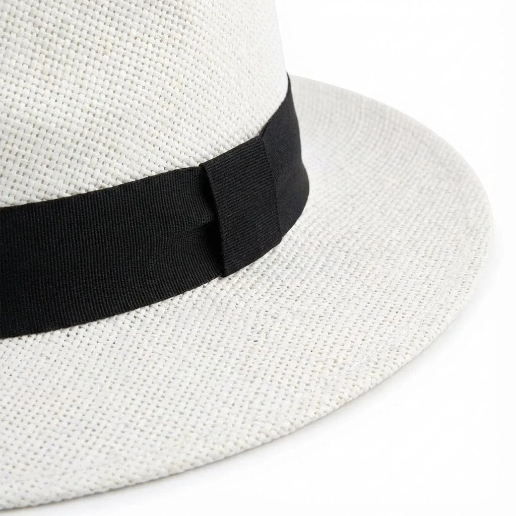 Chapeau de paille Western, vue de trois-quarts