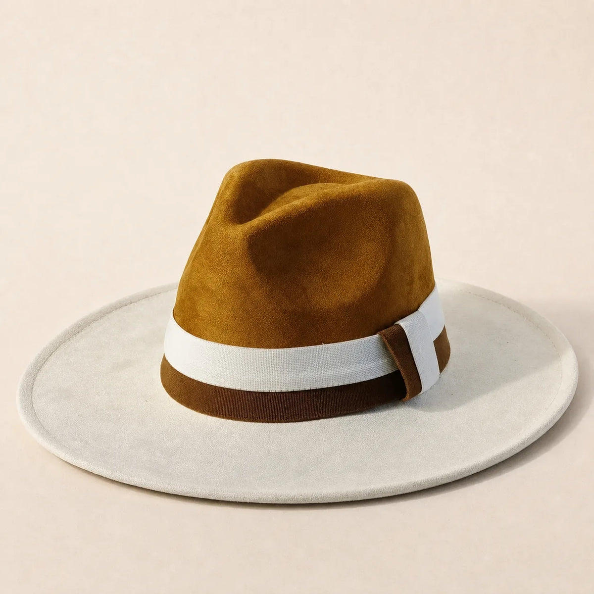 Chapeau Fedora Feutre Large Bord, de dos
